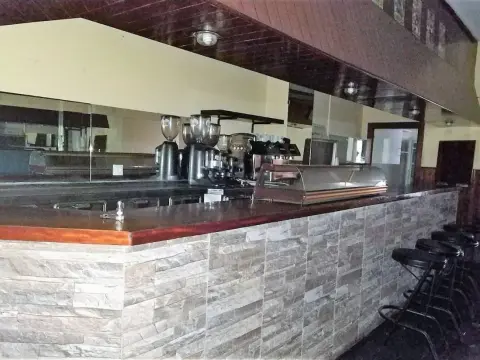 Local Comercial Actualmente Habilitado Como Bar