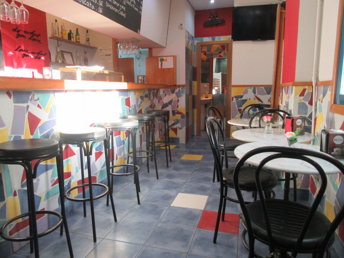 Local comercial Acondicionado como Bar En Zona Ariz