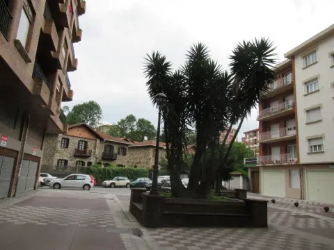 Local Céntrico Con Muchas Posibilidades
