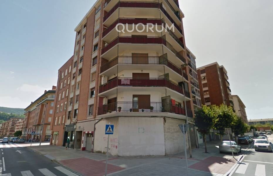 Parcela de Garaje Abierta En El Centro De Etxebarri