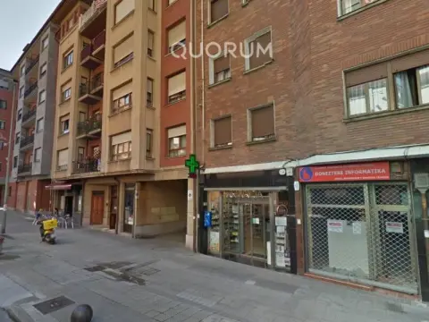 Parcela De Garaje Cerrada En El Centro De Etxebarri