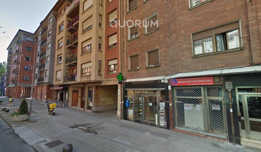 Parcela De Garaje Cerrada En El Centro De Etxebarri