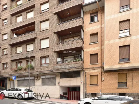 Parcela de Garaje Doble A Un Precio Increíble En El Centro Exclusiva En Quorum