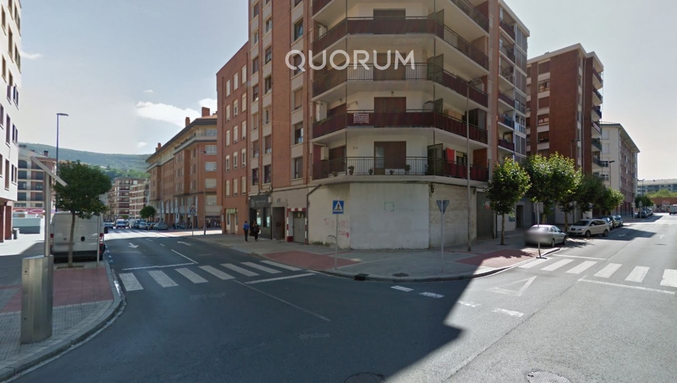 Parcela De Garaje Con Trastero En El Centro De Etxebarri