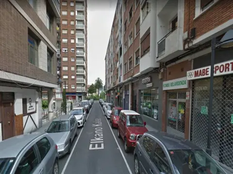 Local Comercial En Calle Elkano