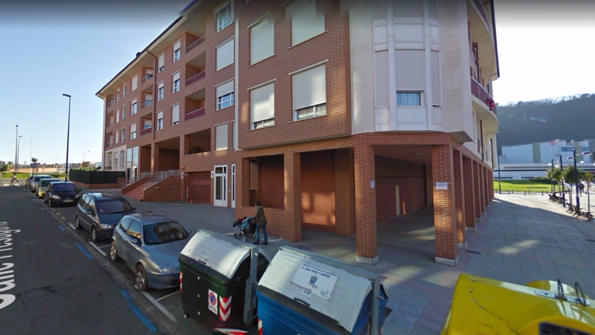 Parcela De Garaje Junto Al Metro Linea 1