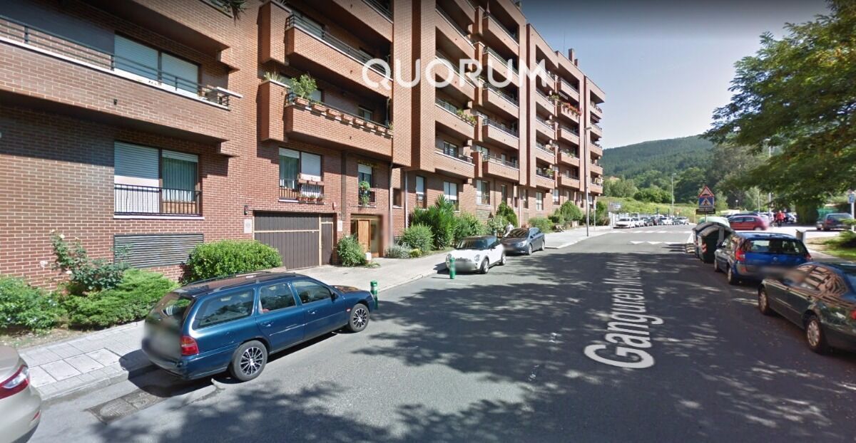 Parcela De Garaje Amplia Junto Al Polideportivo