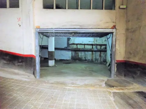Parcela De Garaje En Buena Zona