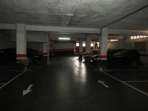 Parcela de Garaje Amplia En Zona Basozelai