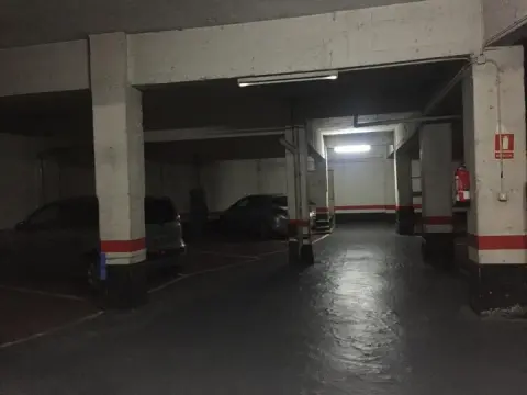 Parcela Garaje Amplia En Zona Ariz