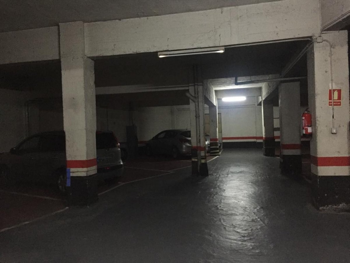 Parcela Garaje Amplia En Zona Ariz