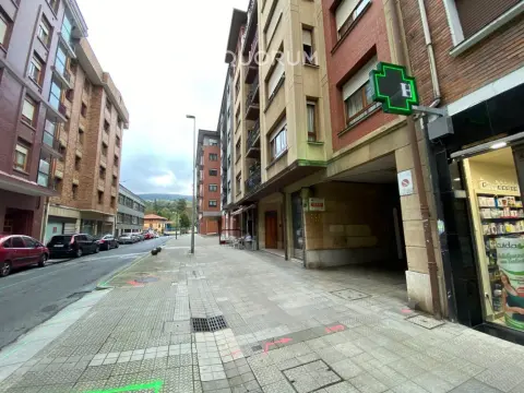 Se Vende Parcela De Garaje Económica Céntrica En Etxebarri Zona San Esteban
