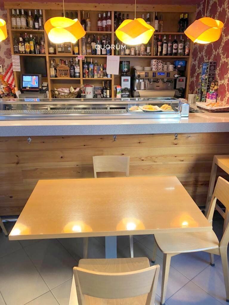 Local Comercial Habilitado Como Bar En Muy Buen Estado
