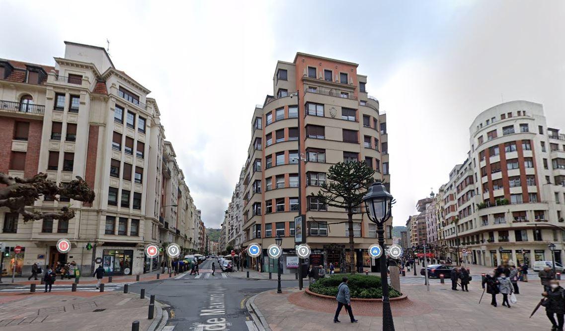 Local en venta, zona muy comercial, calle semipeatonal