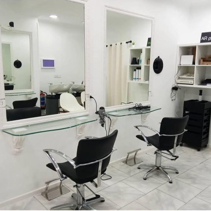 Se Vende Local En Barakaldo Centro Ideal Para Entrar A Trabajar Como Peluquería