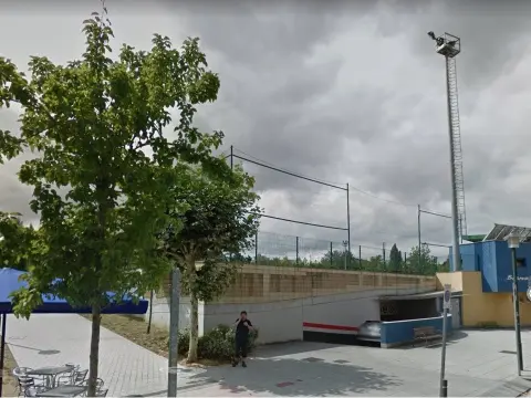 Parcela Para Coche Grande y Buena Maniobra En Zona Soloarte