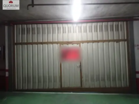 Se Vende Parcela De Garaje Triple Cerrada En Portugalete Centro.