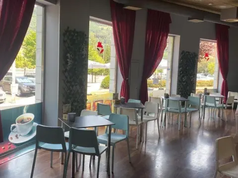 Bar-Restaurante En Zona Uribarri