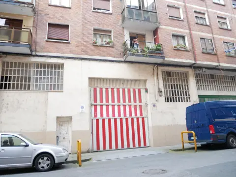 Parcela De Garaje Amplia Zona Ariz