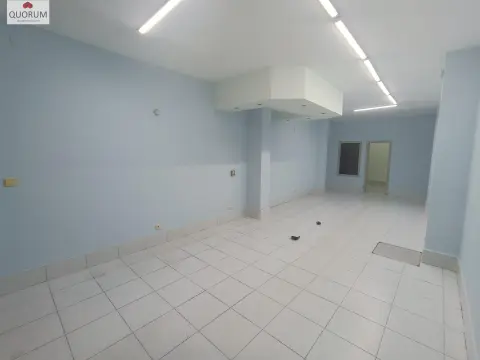 Se Vende Amplio local en Barakaldo Centro Con 80 m2