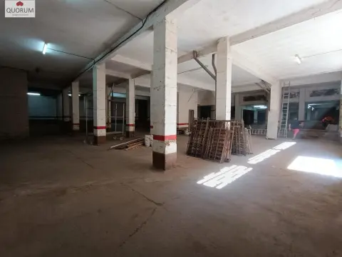 Local Diáfano En Venta de 1000 m² en Sestao