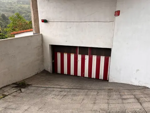 Parcela de Garaje Amplia En Zona Basozelai