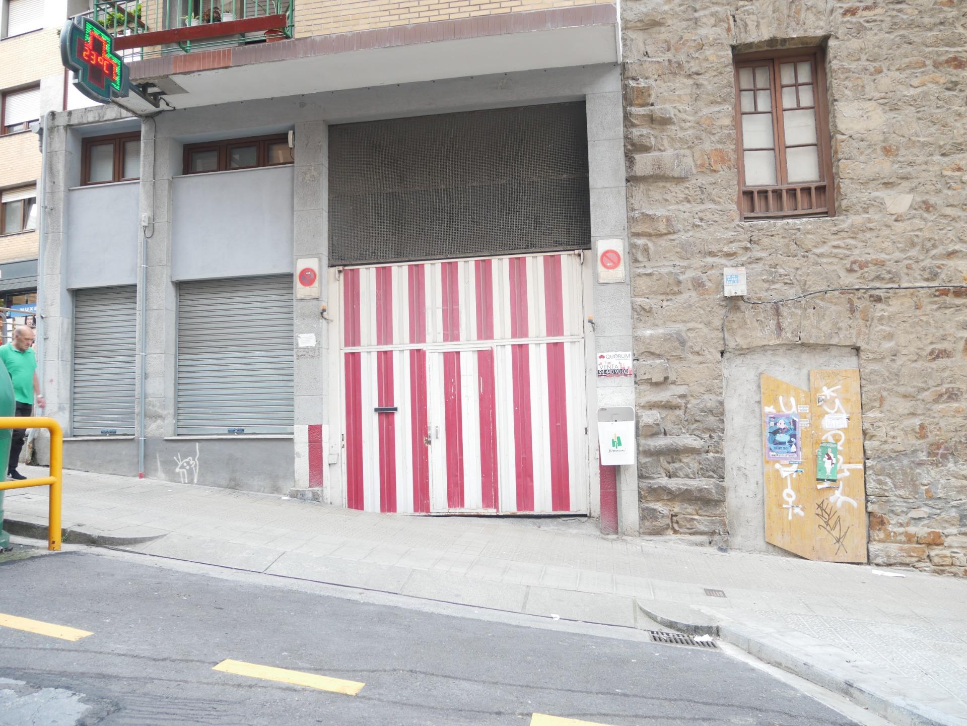 Parcela de Garaje para coche mediano-pequeño En Zona Centro