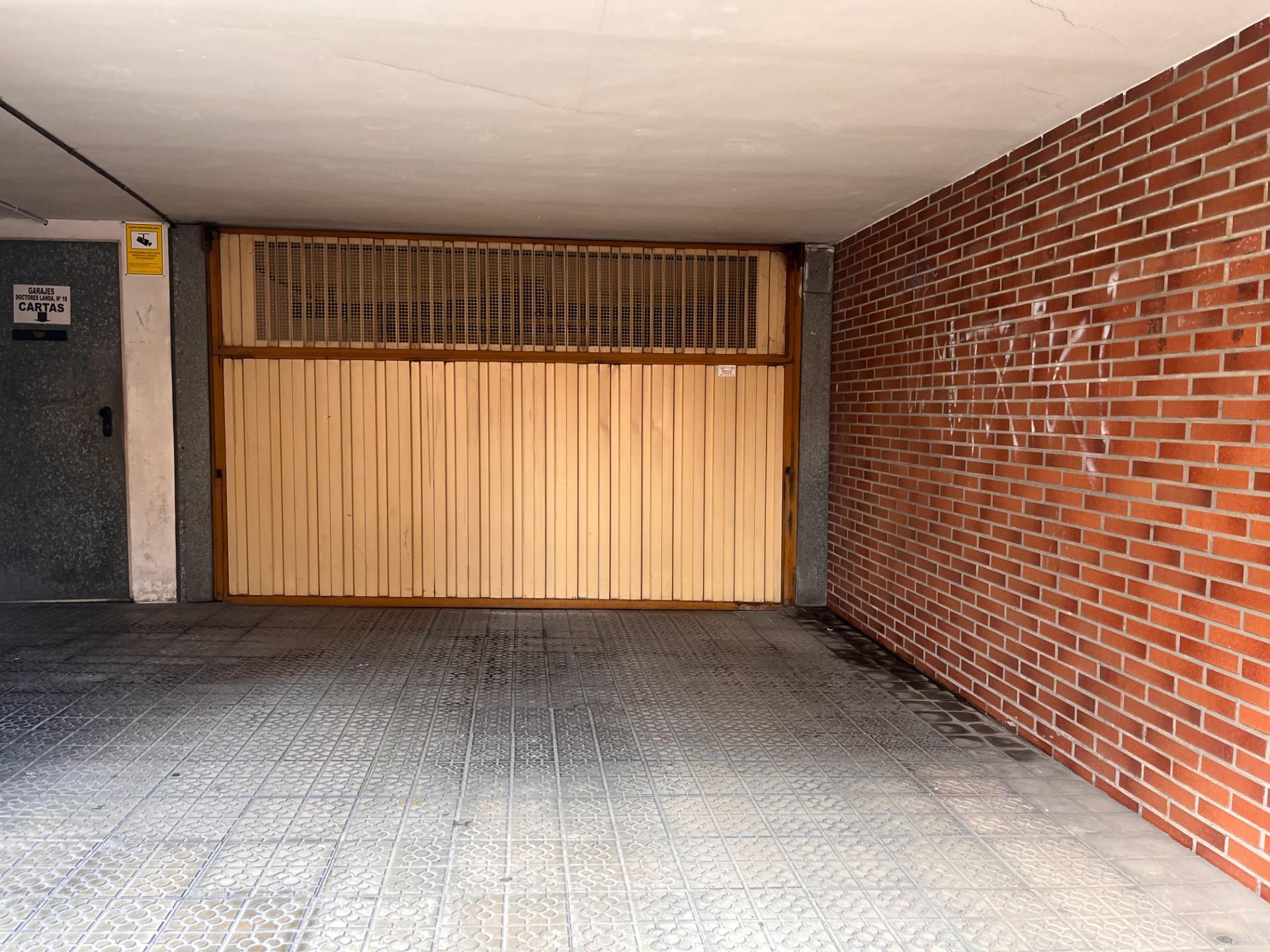 Parcela de Garaje en Venta En Zona Basozelai