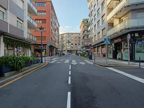 Se Vende Local Comercial en Portugalete Zona Repelega De 85 m2.