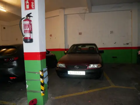 Parcela Para Coche Mediano En Zona Burros-Kalero