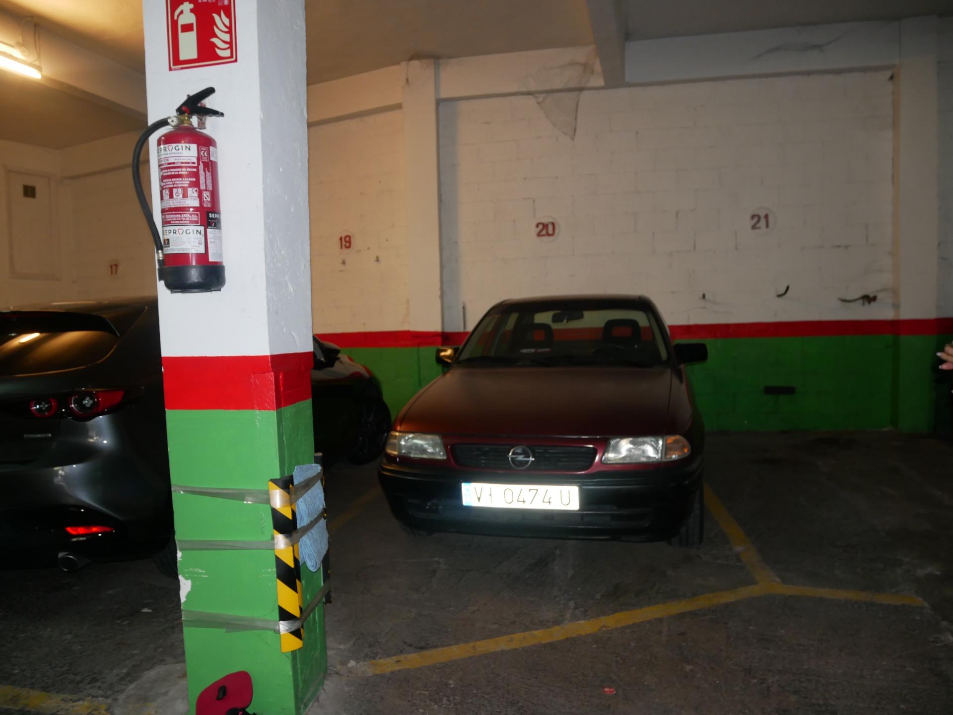 Parcela Para Coche Mediano En Zona Burros-Kalero