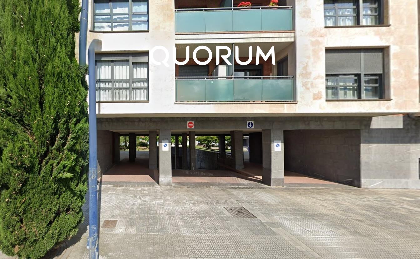 Alquiler Parcela de Garaje En Etxebarri Junto a La Línea 3 De Metro