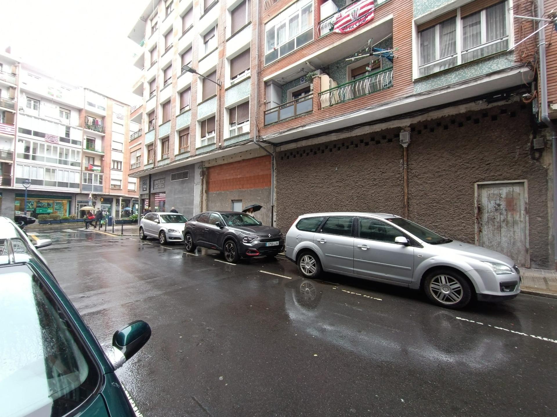 Se Vende Local Comercial En Portugalete zona repelega De 190 m2 Aprox.