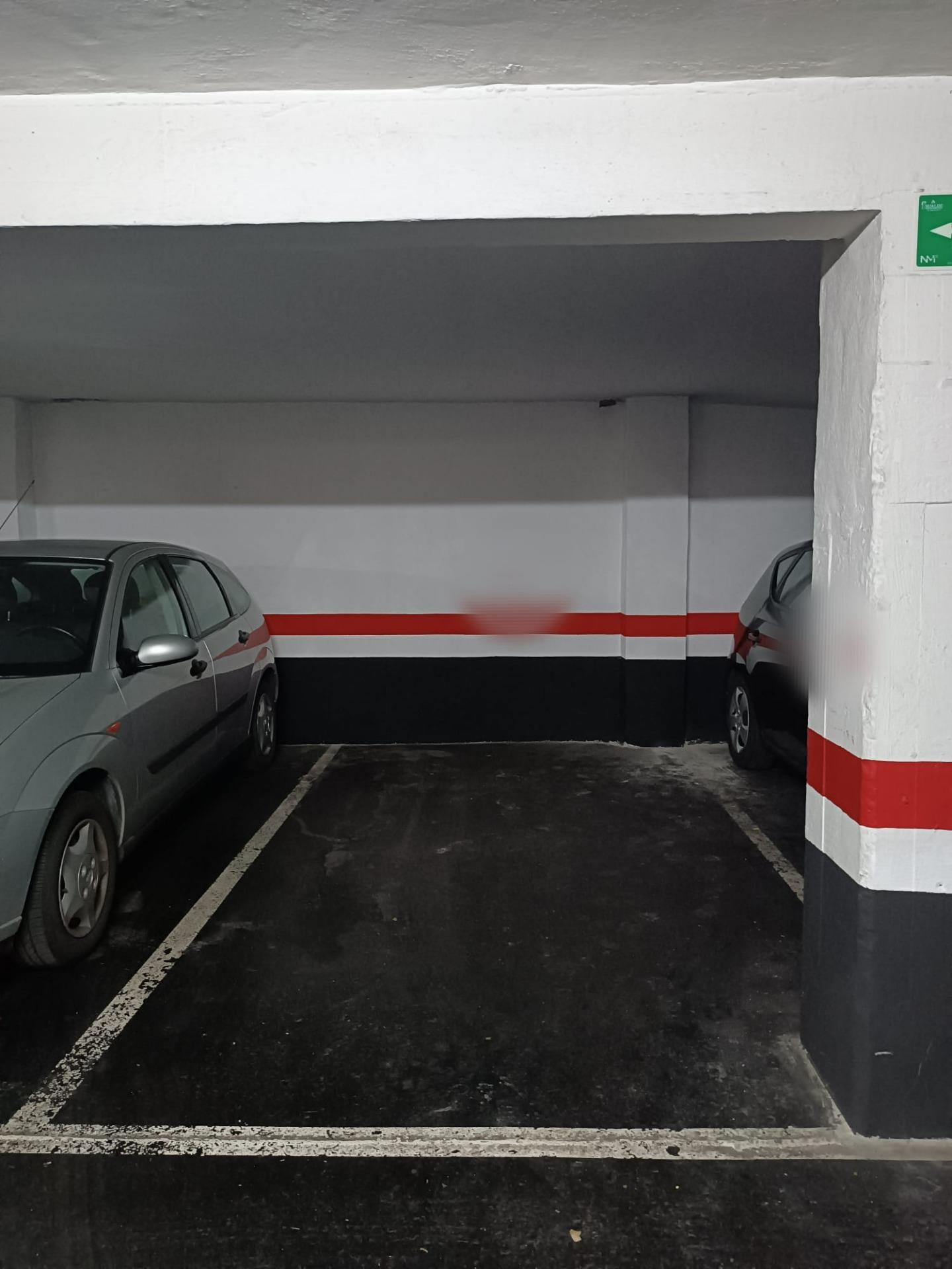 Se Vende Amplia Parcela De Garaje En Barakaldo Zona Centro.