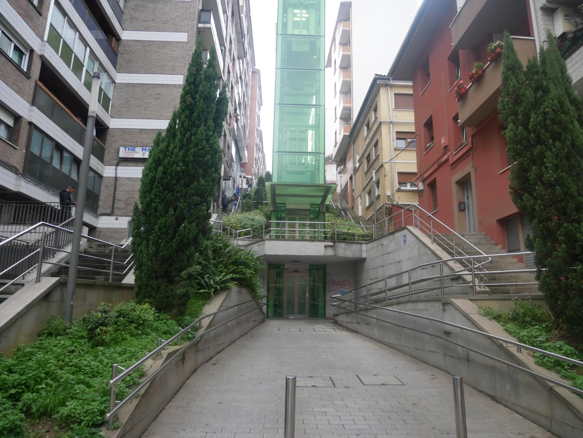 Parcela De Garaje A Buen Precio Con Buena Maniobra En Zona Centro-Ariz