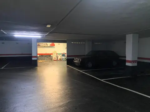 Garaje con trastero en el centro de Leioa