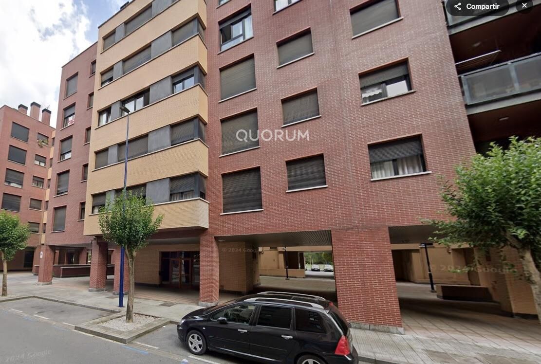 Parcela de Garaje en  Venta En Etxebarri Metro Linea 1