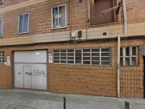 Parcela de Garaje Para Coche Mediano En Zona Kalero