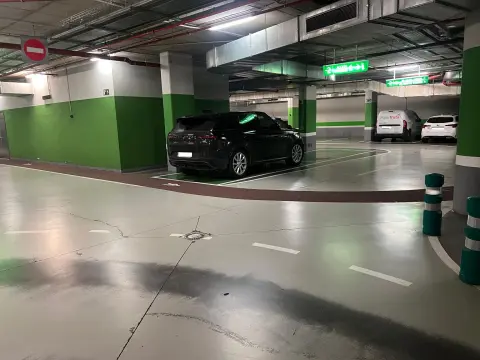 Parcela de  Garaje Para Coche Grande En Plaza Euskadi