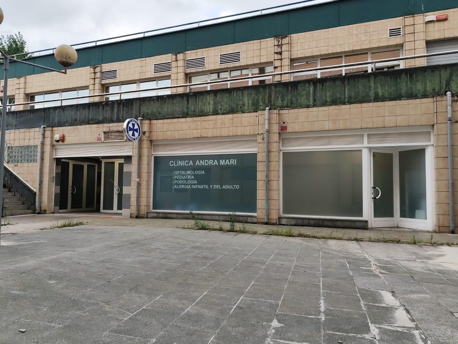 Amplio Local Comercial En Alquiler De 477m2 Distribuidos En Despachos Y 3 Aseos