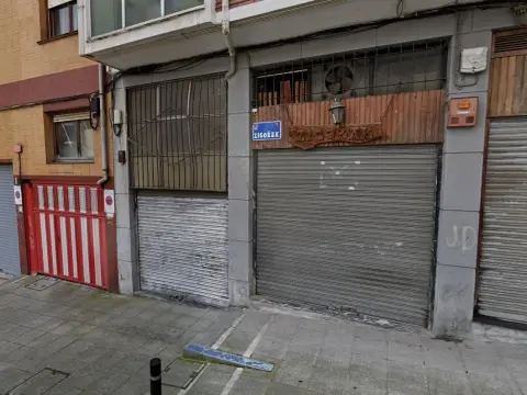 Local De 24m² Con Entreplanta y Aseo En Zona Ayuntamiento