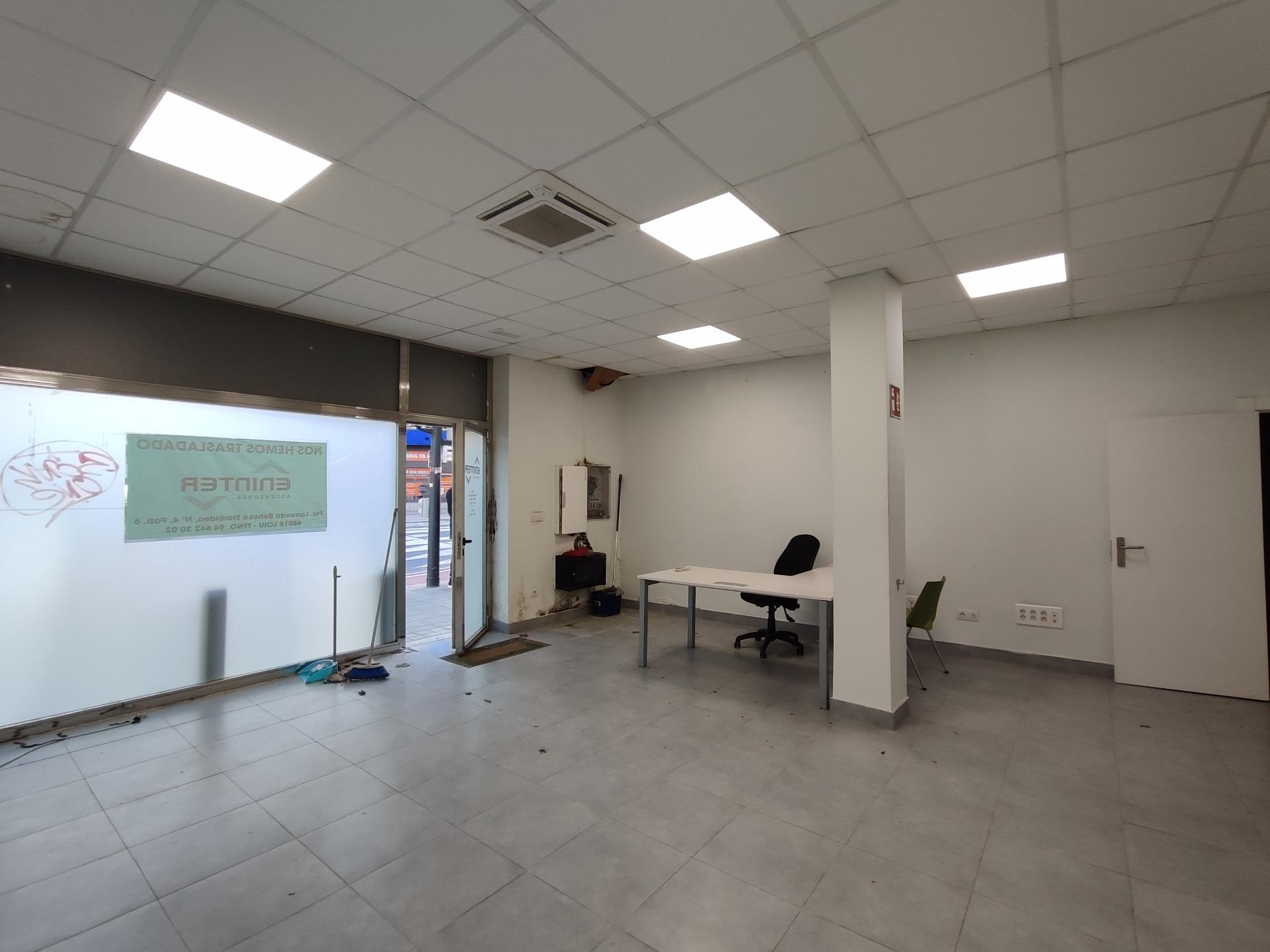 Local con gran escaparate centro de Deusto