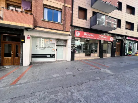 Local En La Zona Peatonal, En el Corazón de Basauri.