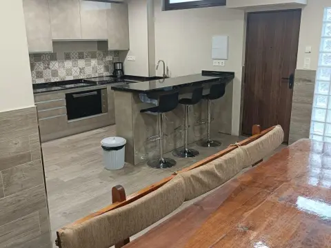 Espectacular Local  Acondicionado  De 50M2