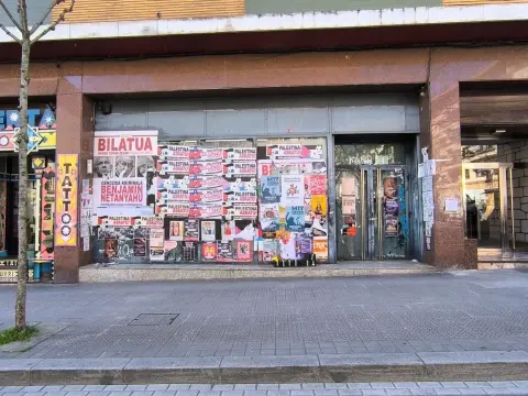 ¡Oportunidad Única! Exclusivo Local Comercial de 343 m² en el Corazón de Bilbao - Venta y Alquiler