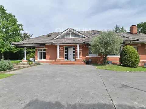 Exclusivo Chalet En La Bilbaina