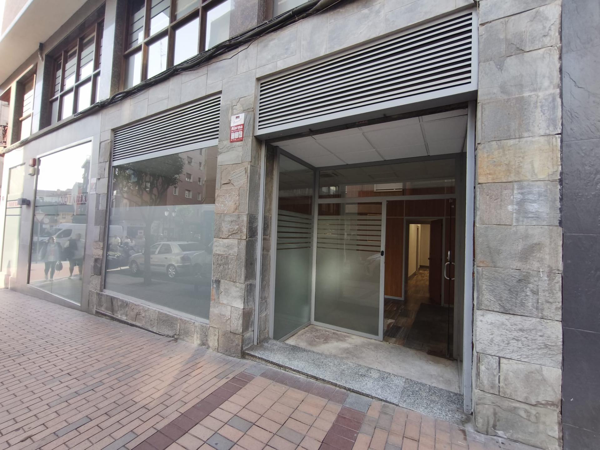Se Alquila Local Comercial En Barakaldo Zona Centro De 85 m2