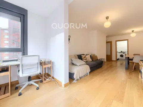 Precioso Piso Seminuevo De 1 Dormitorio Con Ascensor Cota Cero y Garaje y Trastero Incluido En Zona Miribilla