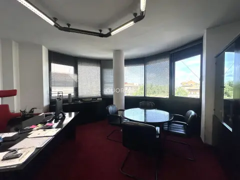 Oficina En El Centro De Las Arenas