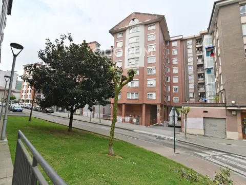 Pisazo Céntrico Para Entrar A Vivir Con Ascensor a Cota 0 Con Garaje, Trastero Y Camarote